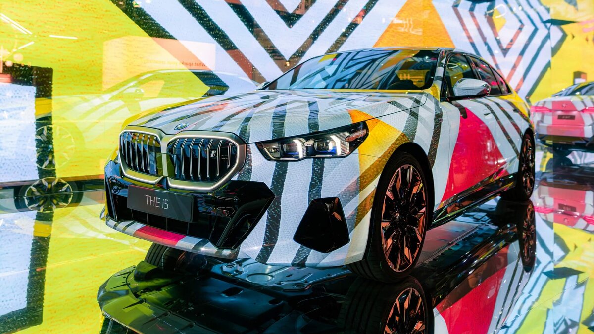 Джефф Кунс BMW Art car
