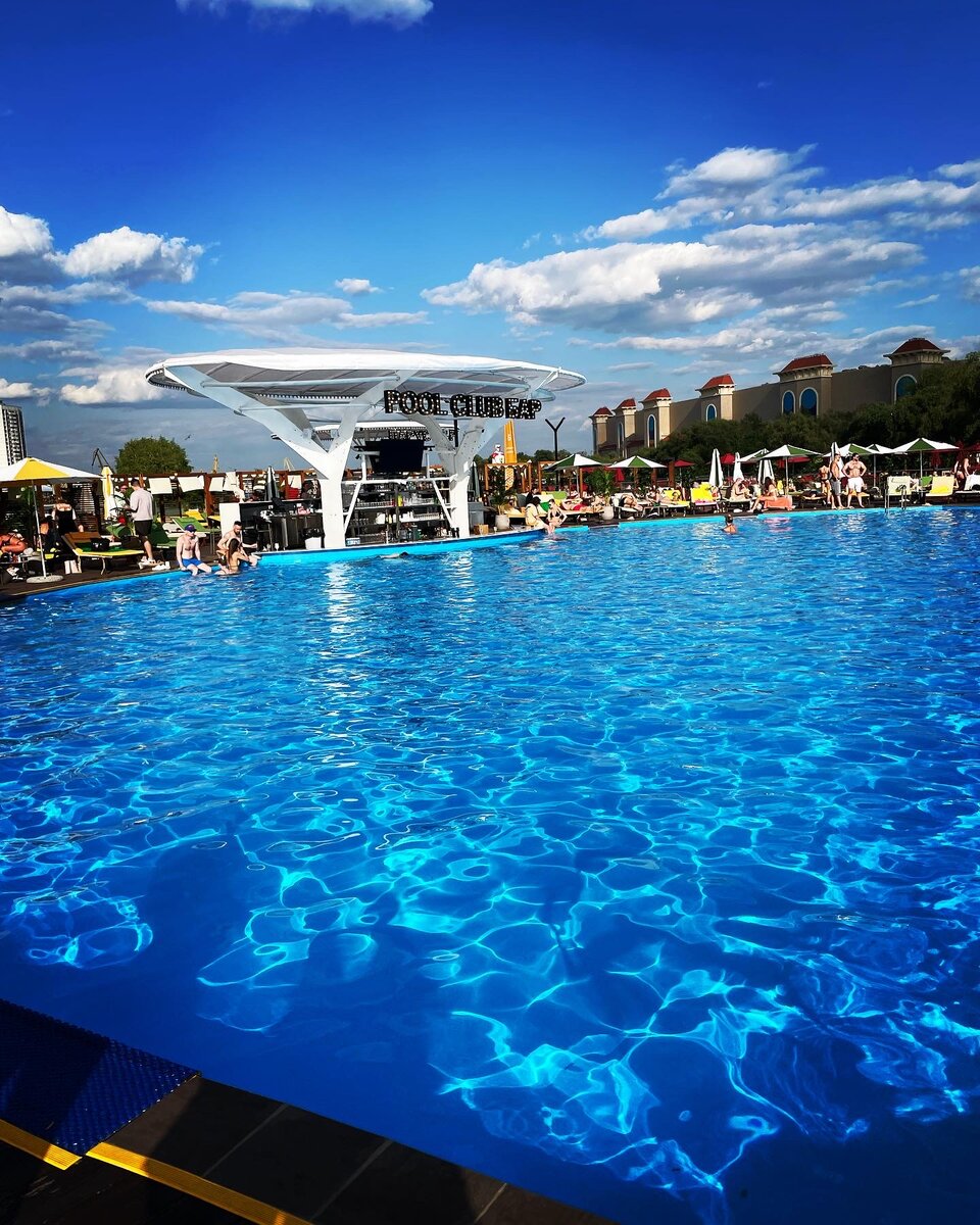 Большой бассейн Dream Beach Club © "Покажу Москву" 