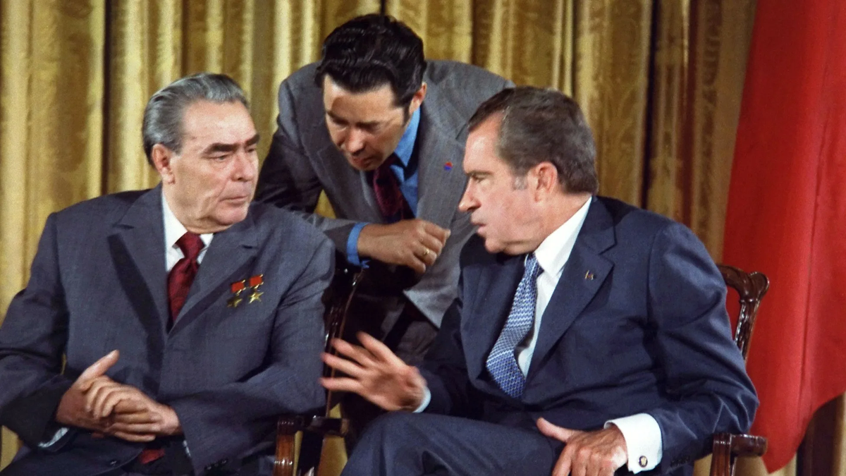 Источник: https://mavink.com/explore/Gorbachev-and-Nixon