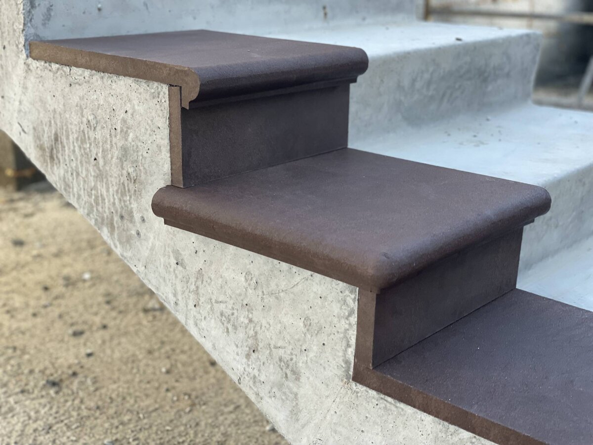 Какой вариант облицовки уличной бетонной лестницы выбрать?