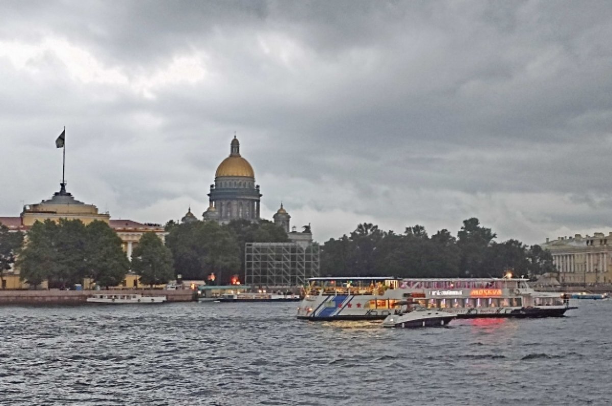    Циклонический вихрь принесёт в Петербург грозы и град при 30-градусной жаре