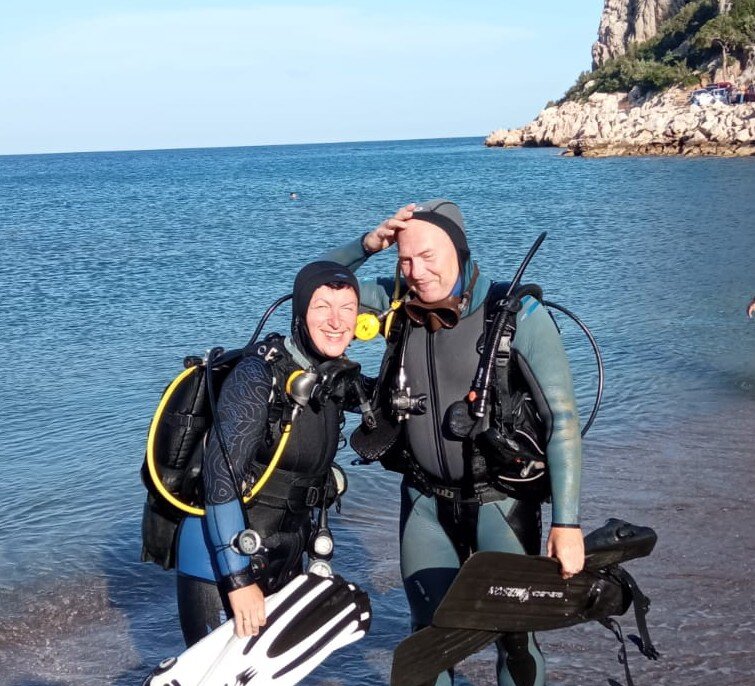 Мы с мужем в бухте Барбароса.