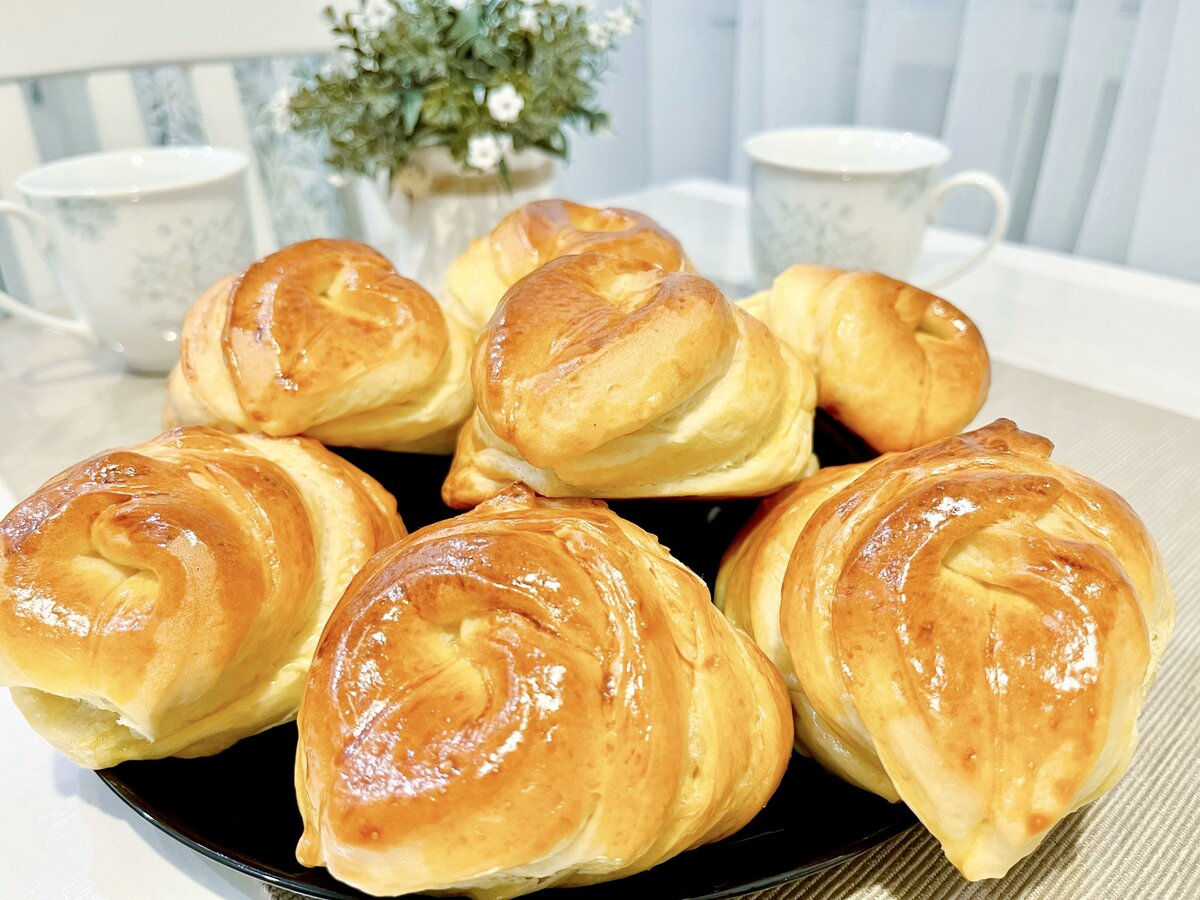 Без начинки, но как же вкусно: булочки из самого мягкого теста, такие  воздушные и пышные (рецепт, которым стоит овладеть) | Золотой Апельсин |  Дзен