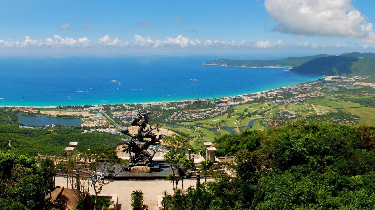 Парк мира дракона на о. Хайнань.