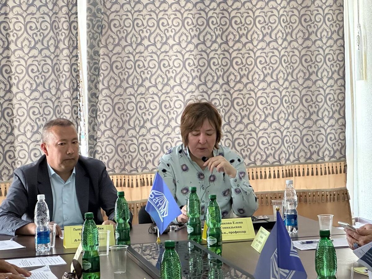 ИНК благодарит д.э.н., проф. А.Т. Гыязова за высокий уровень организации международной научной конференции в БатГУ