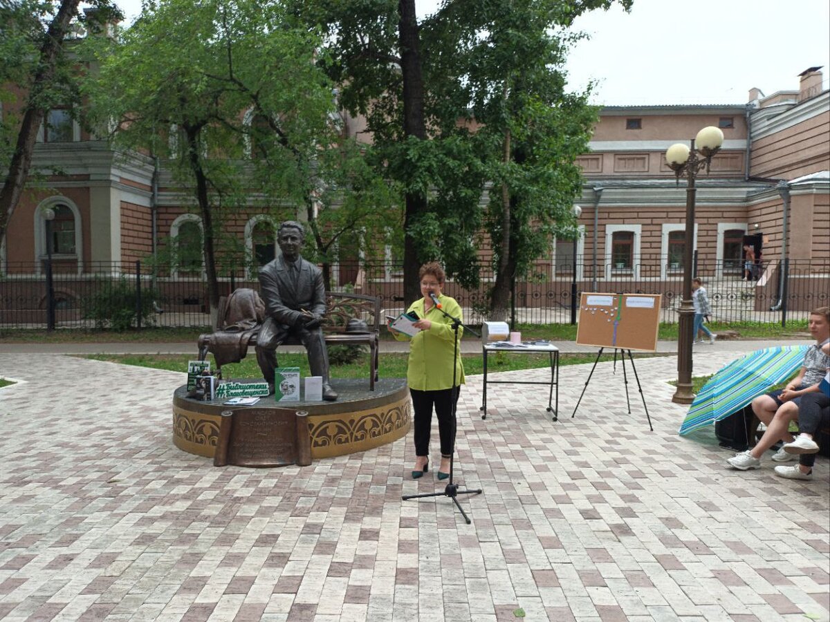 Писатель Анна Юрьева на «СТИХИйнике у Маслова"