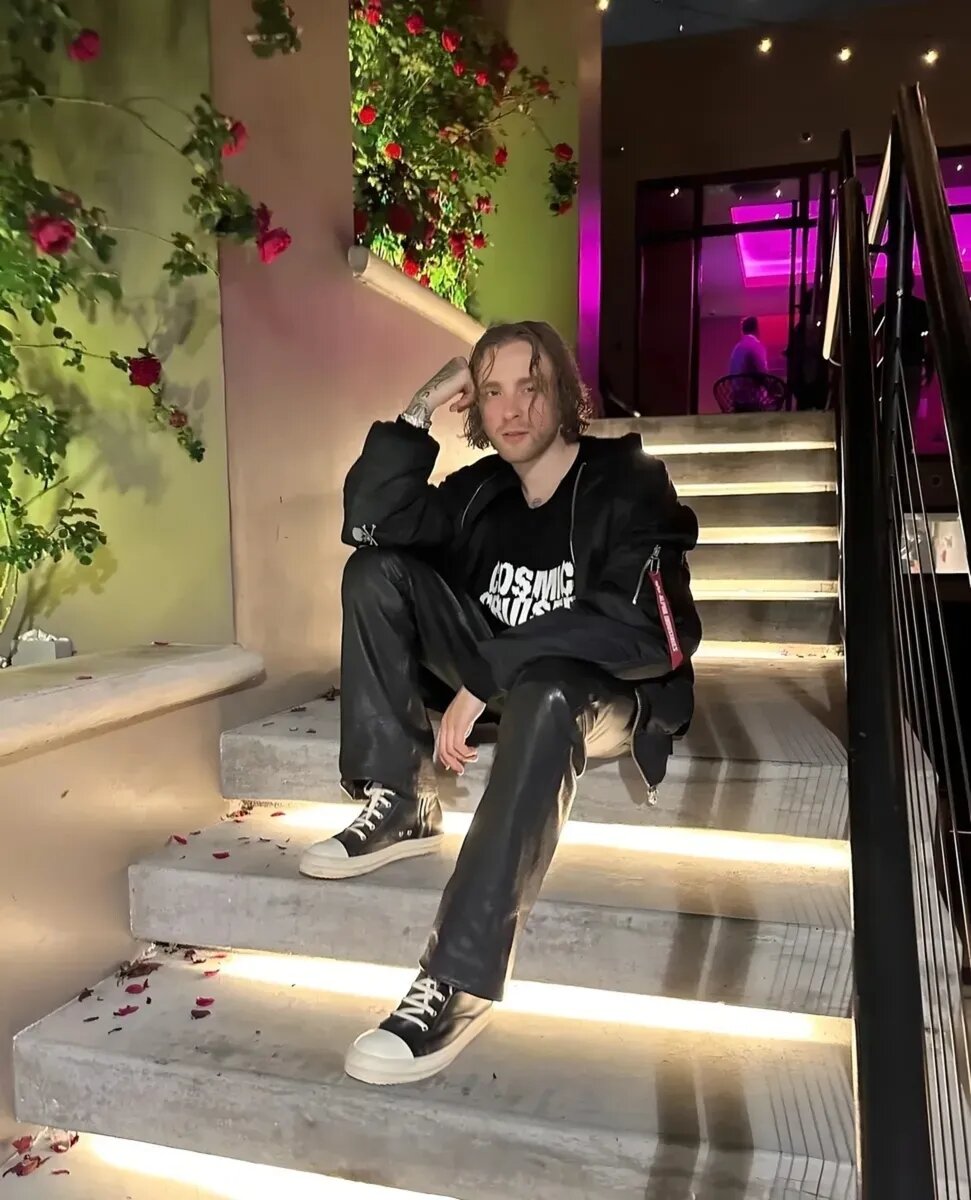 Исполнитель множества хитов о любви так и не обрел личное счастье. Фото: vk.com/egorkreed