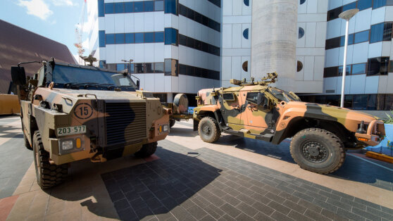    Австралия отказалась от поставок Украине "неэффективных" БМП и БТР Игорь Серебряный