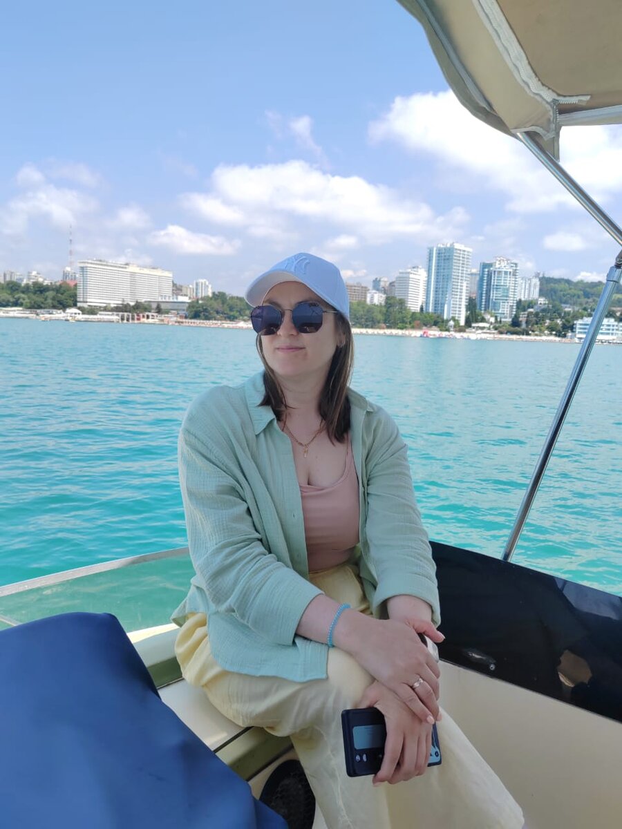 А на море белый песок