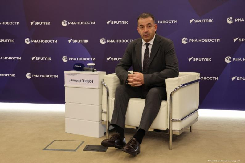 Дмитрий Певцов