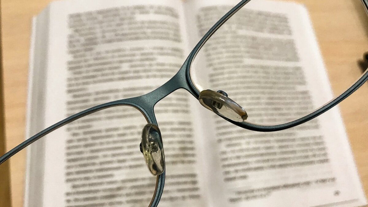     Граждане будут перечитывать Достоевского, а кто-то в первый раз возьмется за книгу. Кто будет чествовать себя униженным и оскорбленным, кто идиотом. Найдутся Раскольниковы, Сонечки Мармеладовы и бесы. Даже те, кто ненавидит читать, почувствуют странную тягу к книге. Сегодня День Федора Достоевского