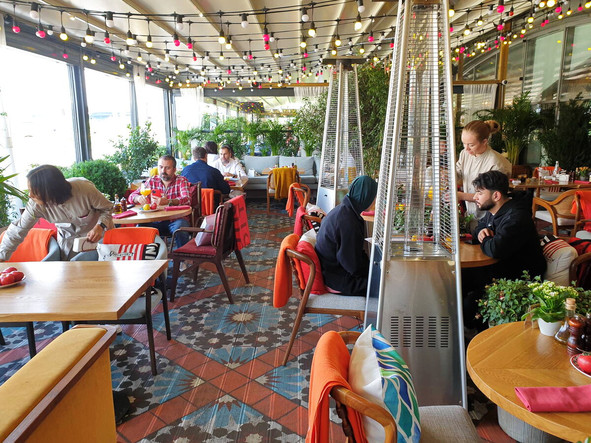 Веранда ресторана Maroon