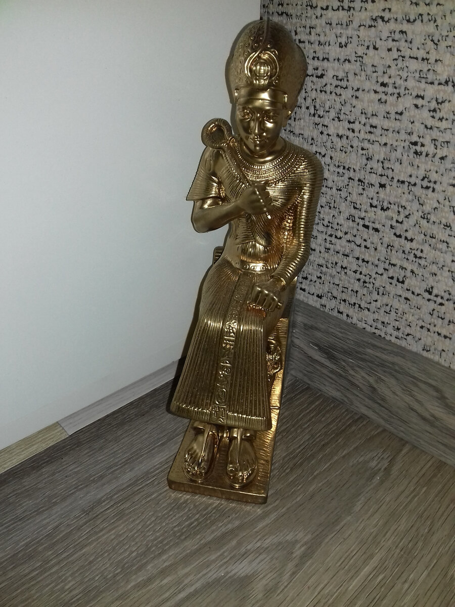 Статуя РАМСЕС 2 - У себя дома ооочень сильно притягивает положительную энергетику и стильно смотрится вот немного истории об этом великом фараоне фараон Древнего Египта из XIX династии, правивший...