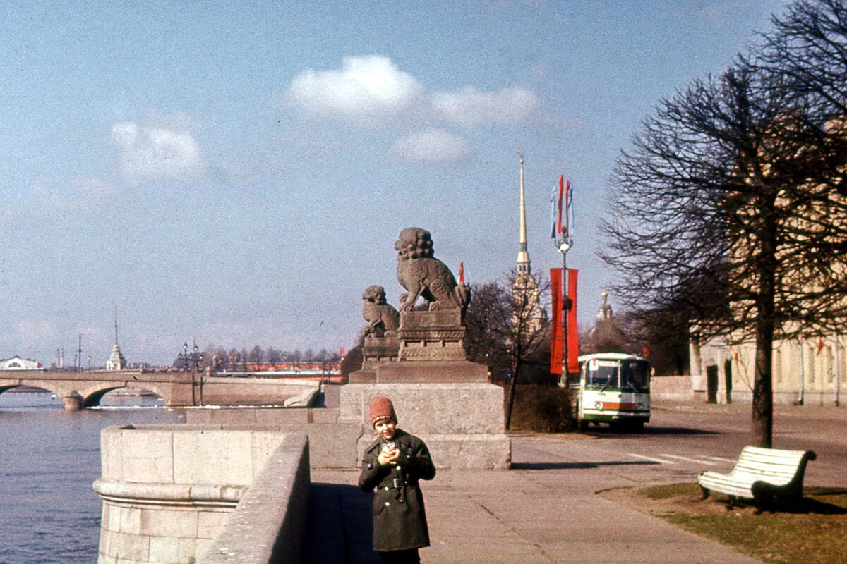 Ленинград 43 года. Ленинград 1976 год. Прогулки по Ленинграду. Исторические прогулки. Петровск набережная.