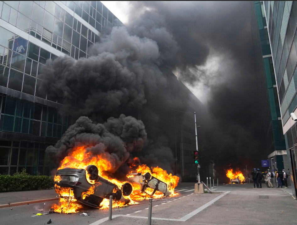 французские улочки летом 2023го