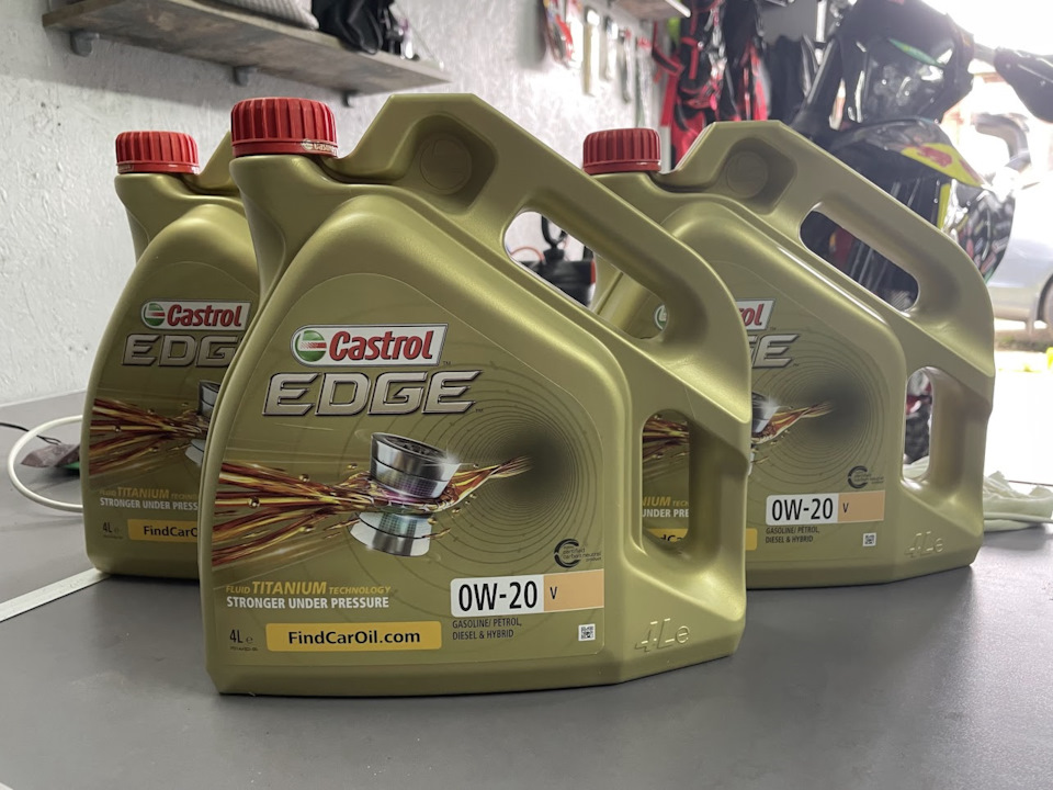 Параллельный импорт автомобильного масла Castrol Edge OW-20