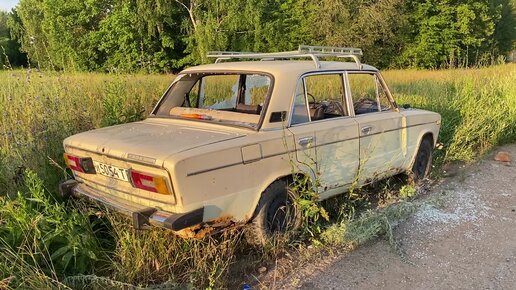 Вандалы добрались до старенькой машины, которая стояла длительное время и ни кому не мешала.