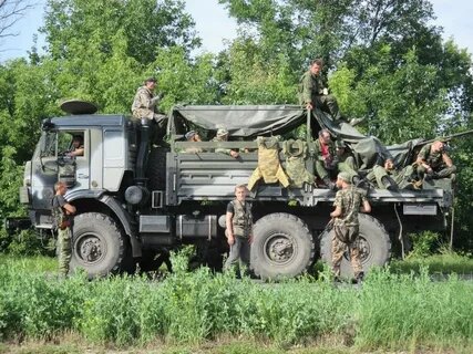  Ура -патриотам не читать. Поговорка "Кому война, а кому мать родна" означает, что всегда найдутся люди, для которых война оборачивается не болью, а благом. Это поговорка нашего народа.-2