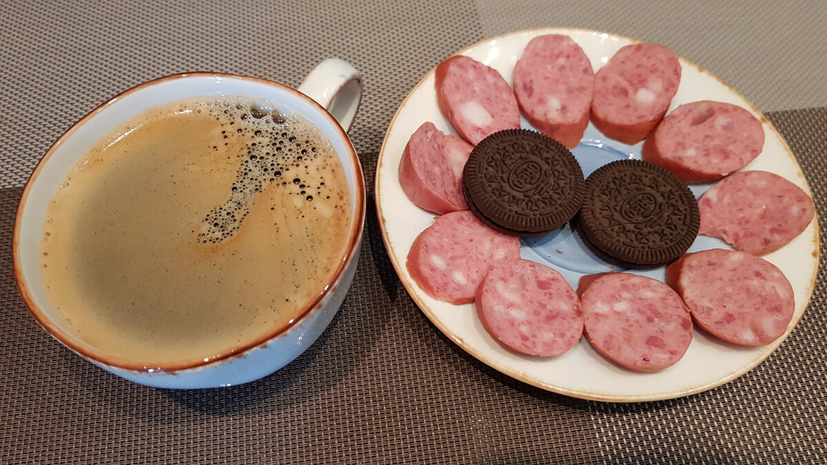 Кофе, колбаса "Варшавская" традиционная Черкизово и печенье OREO шоколадное