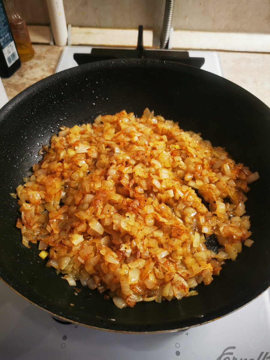 Кролик томленый в сметанно-луковом соусе с чесноком и картофельным пюре с  пармезаном от ШЕФА! | Mr. Shepelev CHEF🔪 Готовим дома как в ресторане! |  Дзен