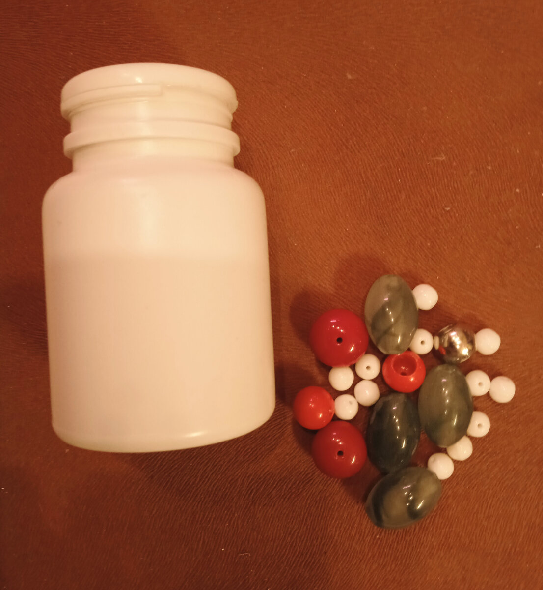 Нехитрый набор для погремушки, чтобы отучить собаку подбирать дрянь