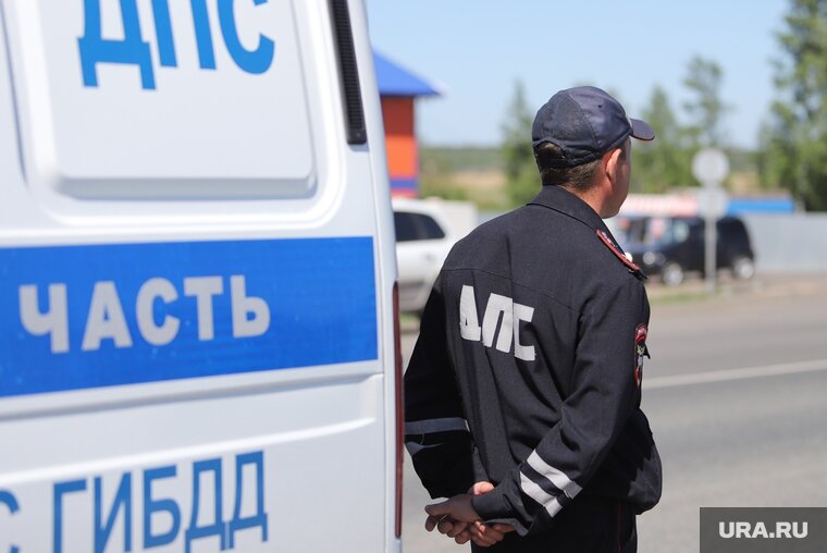    Курганских инспекторов ДПС вызвали на ДТП, в котором погиб ребенок