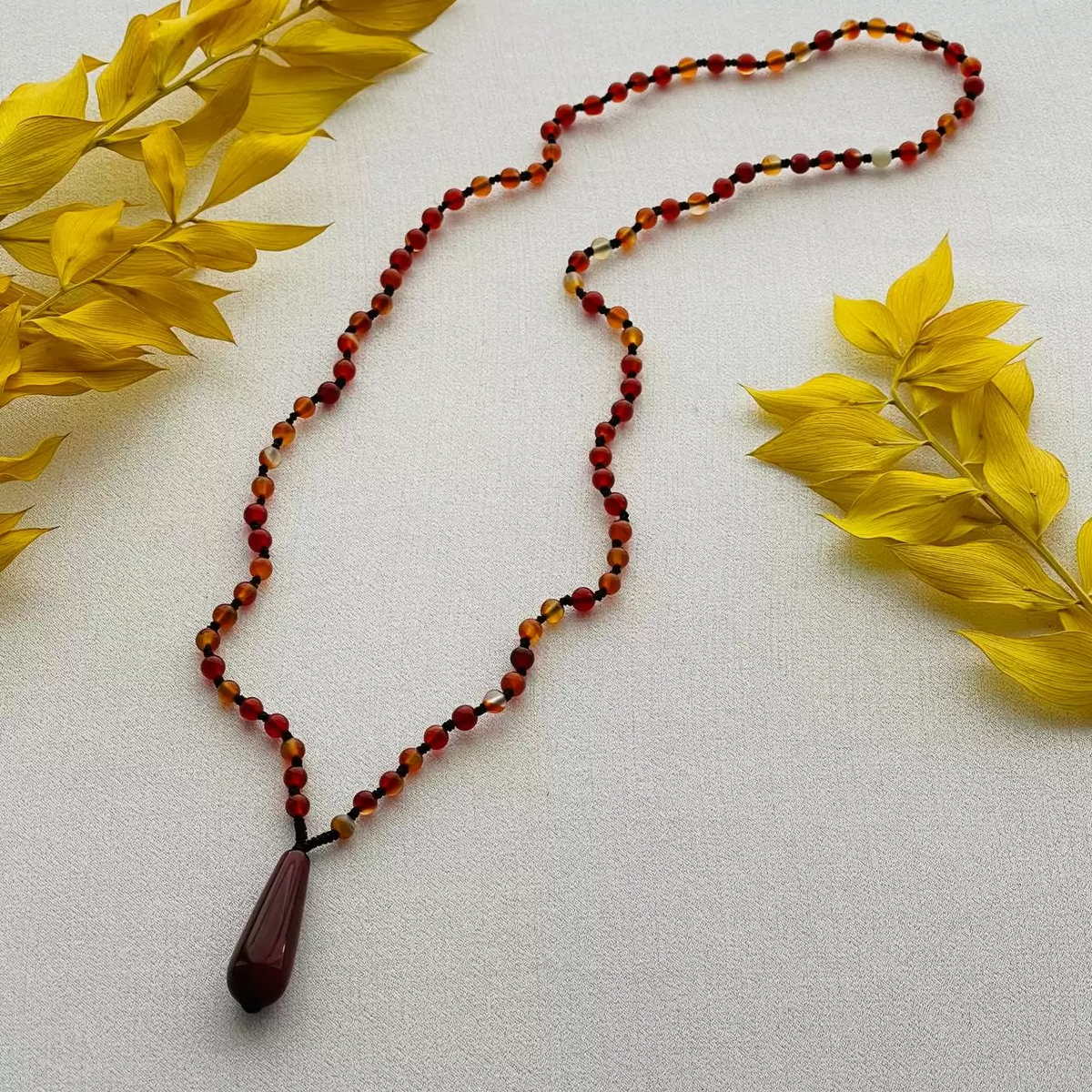 Колье с кулоном из сердолика Samotsvet.ru