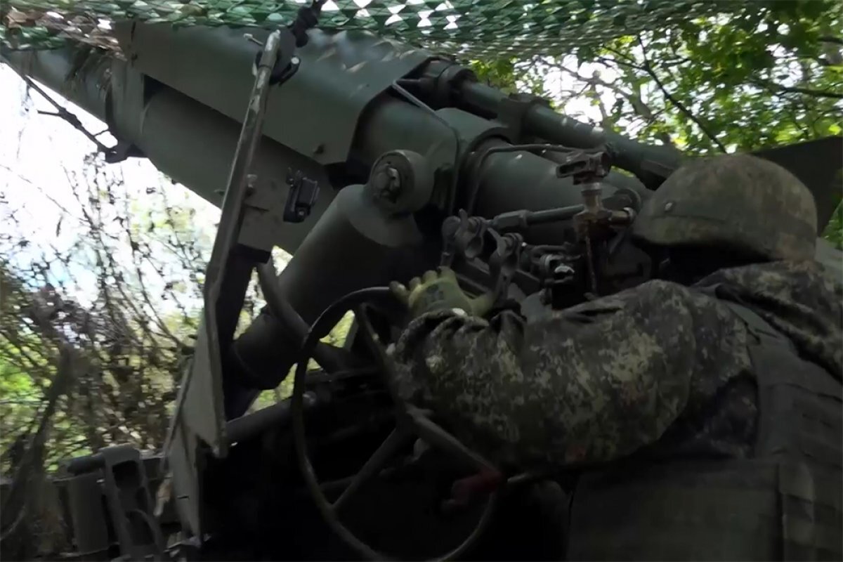    Военные РФ уничтожили танк и бронемашину ВСУ на сватовском направлении