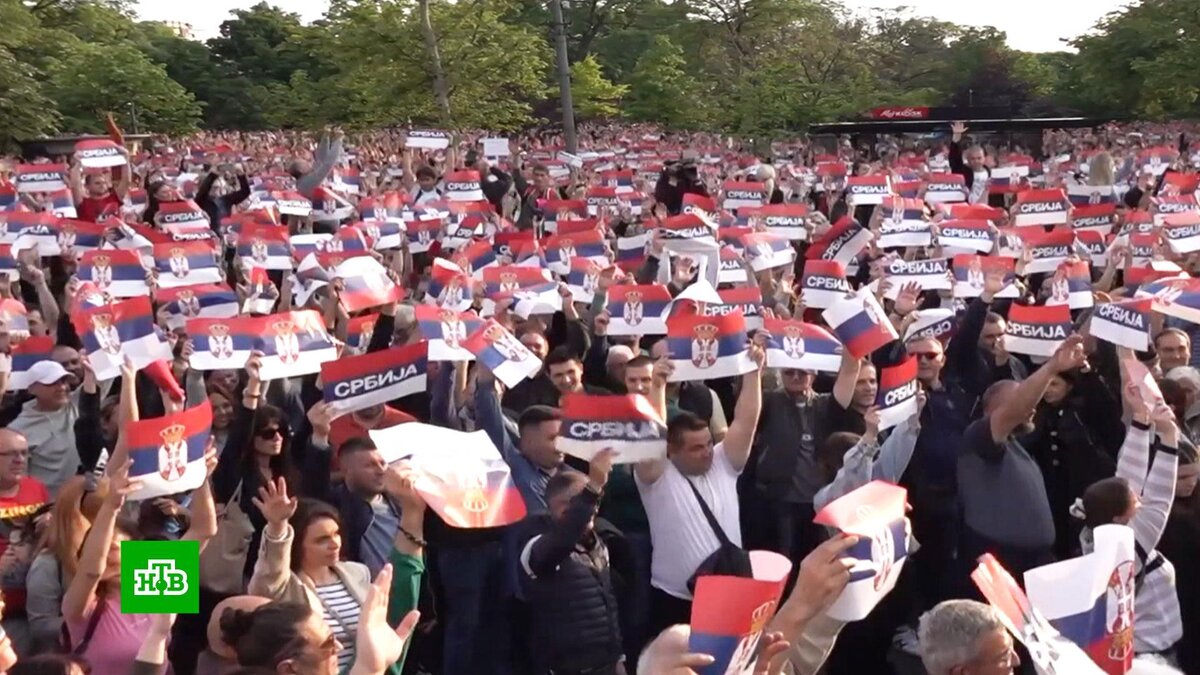    «Мы за Вучича»: по призыву президента Сербии люди спешат на митинг в Белград