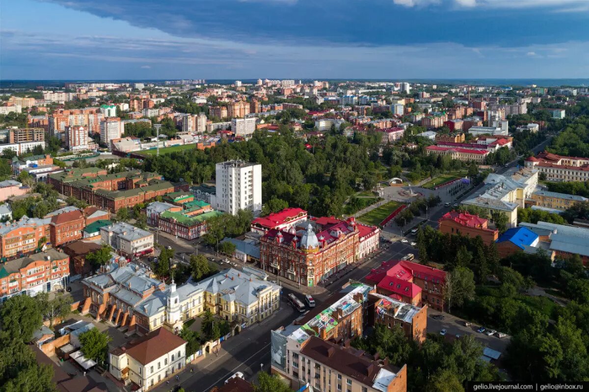 Сколько время в томском. Сибирский город Томск. Томск центр города. Томск Центральная улица. Проспект Ленина Томск с высоты птичьего полета.