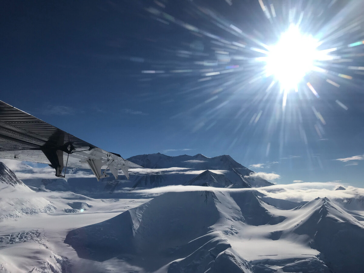 Антарктида под крылом, последний перелёт под пик Винсона