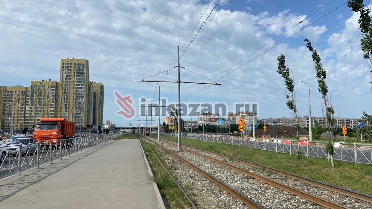     В Казани встало движение трамваев на проспекте Победы на участке рядом с торговым центром «Мега». Об этом сообщил корреспондент Inkazan, который ждал трамвай на протяжении 25 минут.