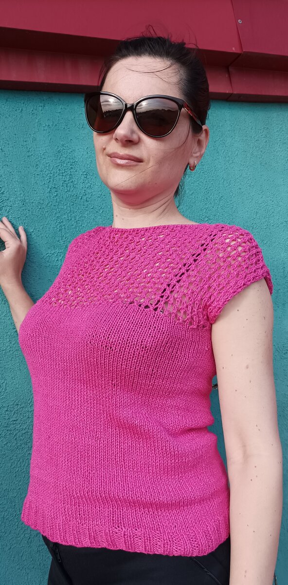 На 44 размер ушло три с половиной моточка.