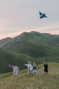  📷    Блогеры Кристи Крайм и Бэдбарби приняли участие в съемках проекта VK «Места» в Оренбуржье Белов Михаил Александрович