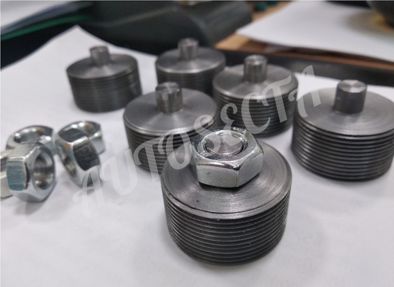 пробка с резьбой