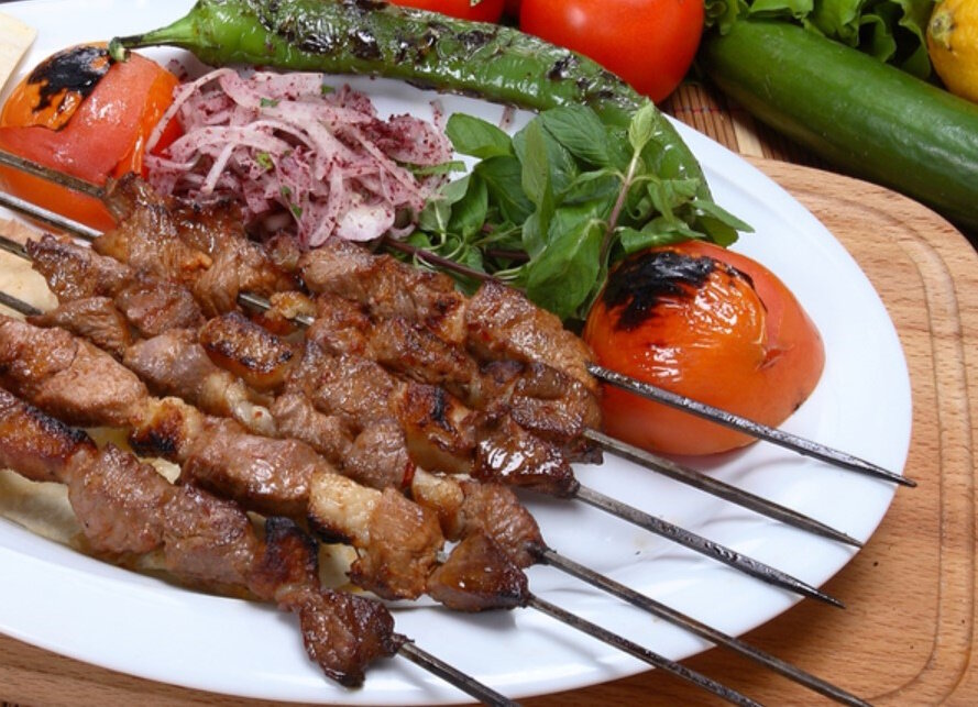 Шиш кебаб (Şiş kebabı)