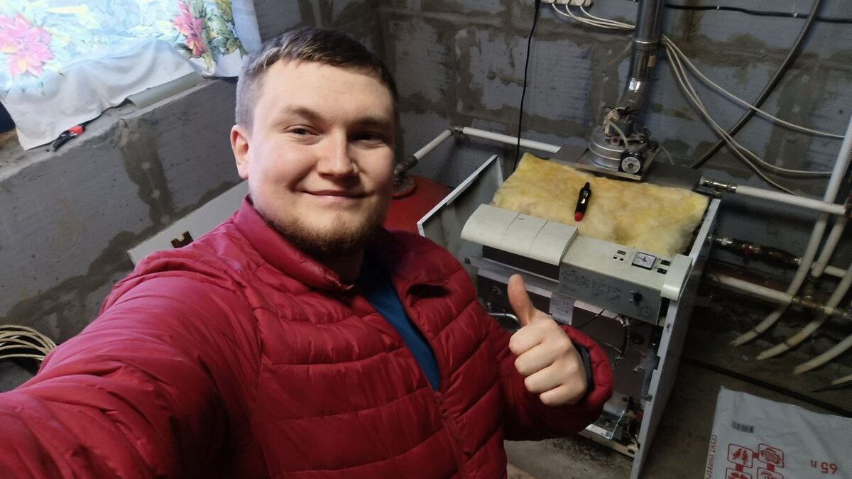 Это я на ремонте котла.... сложная была проблема с ремонтом платы...