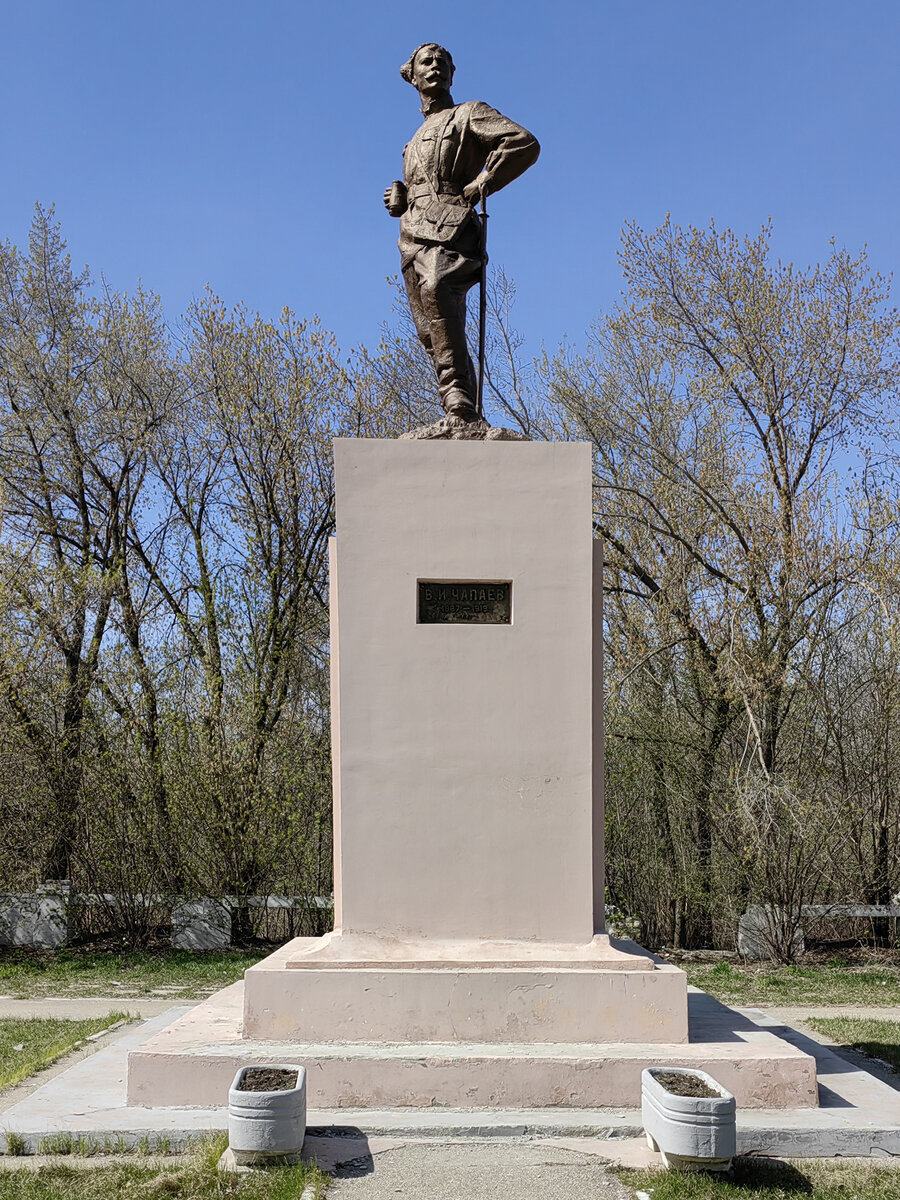 Чапаевск - город, основу которого в 1909 г. заложил пороховой завод,  работающий до сих пор. В его проекте была и церковь Сергия Радонежского |  Олег Еверзов | Дзен