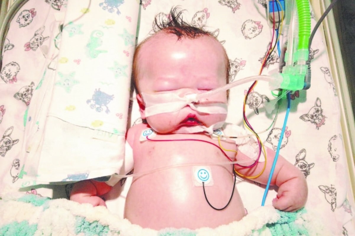    Дома Марка ждут папа и сестра Вика, но его отпустят только после операции.