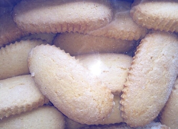 Коржики молочные овальной формы и...