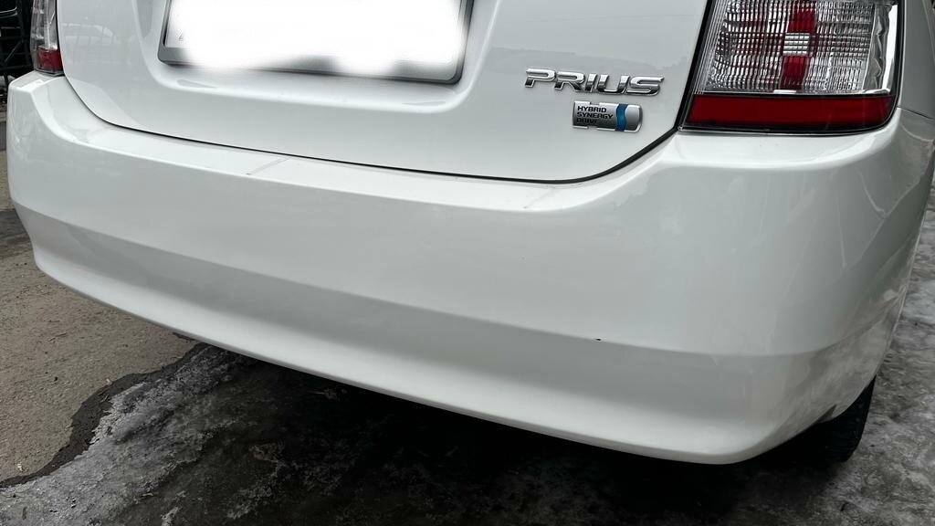     Водитель Toyota Prius решил, видимо, что он «Джип», не меньше и попытался форсировать водную преграду во Владивостоке, однако чуда не случилось. Машина утонула около воронки, а затем всплыла, но на этом злоключения не закончились.