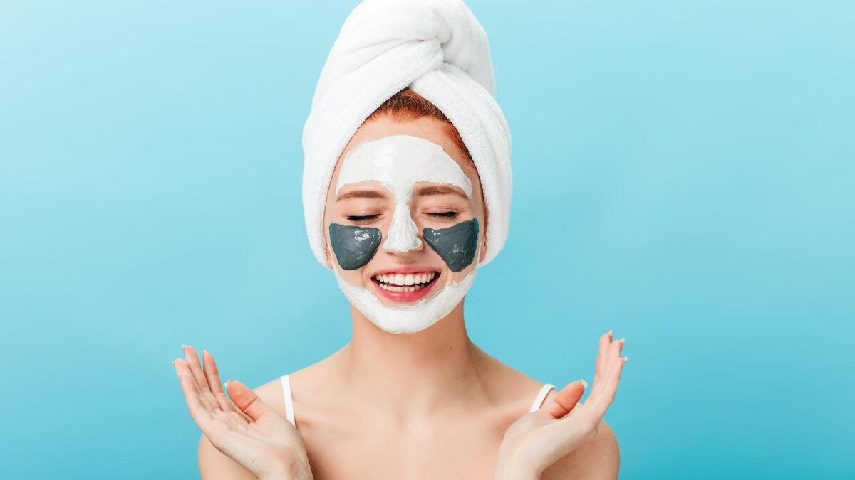    Косметическая маска для лица:Freepik