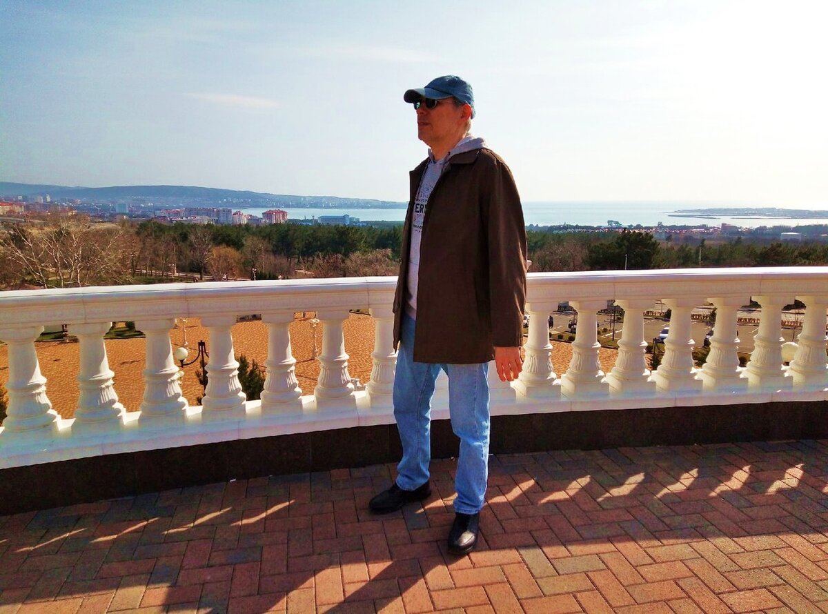 Автор рассказа и канала, Михаил Лекс, Андреевский парк, Геленджик, Чёрное море, 