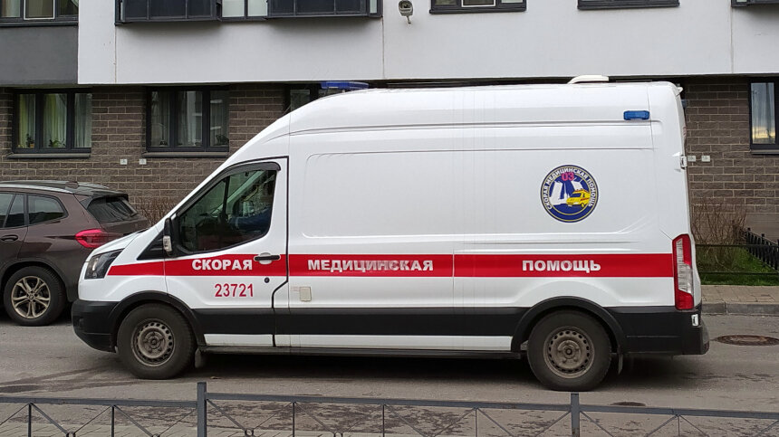 Подросток сломал позвоночник в торговом центре в Москве | Пятый канал ...