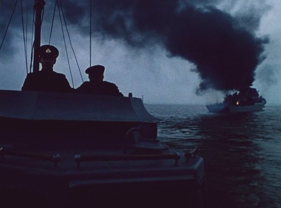 Дымы на Неве. Кадр из фильма