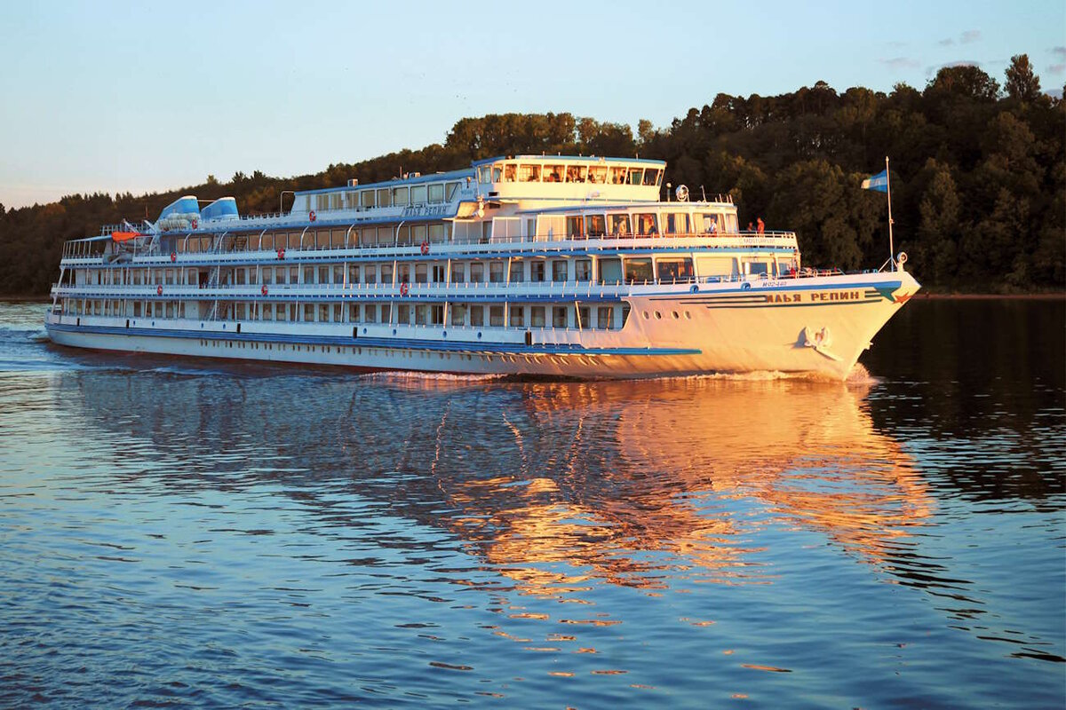 Теплоход «Илья Репин»