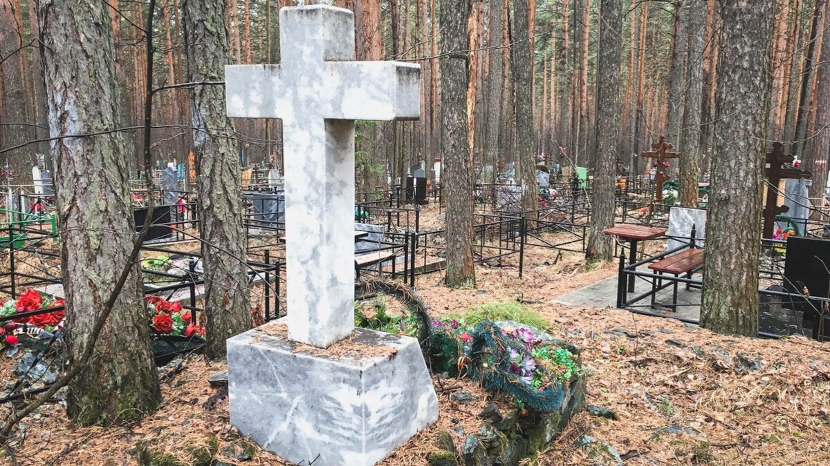     Жительница Казани по имени Гульсина потребовала от городских властей заняться кладбищем у порохового завода. Об этом женщина написала в комментариях под публикацией администрации Кировского и Московского районов.
