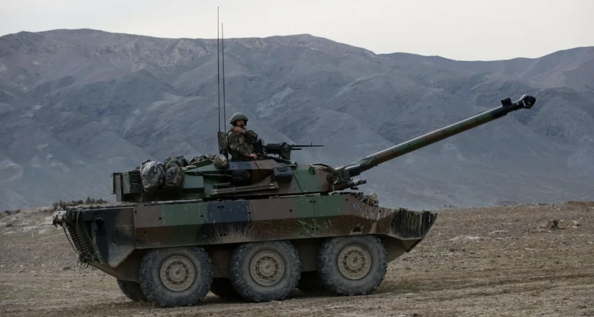 Amx 10 rc. АМХ-10rc. Танк AMX-10rc. Бронеавтомобили AMX-10rc. Колесный танк АМХ-10rc.