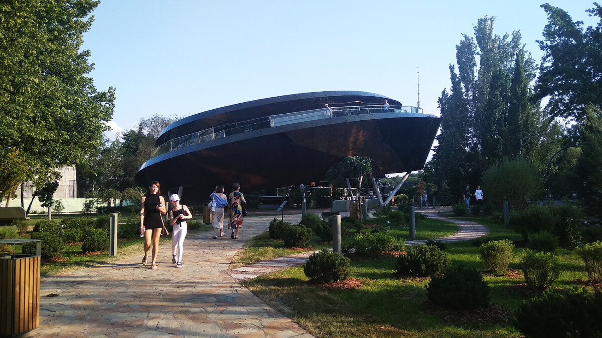 Необычный арт-объект на ВДНХ