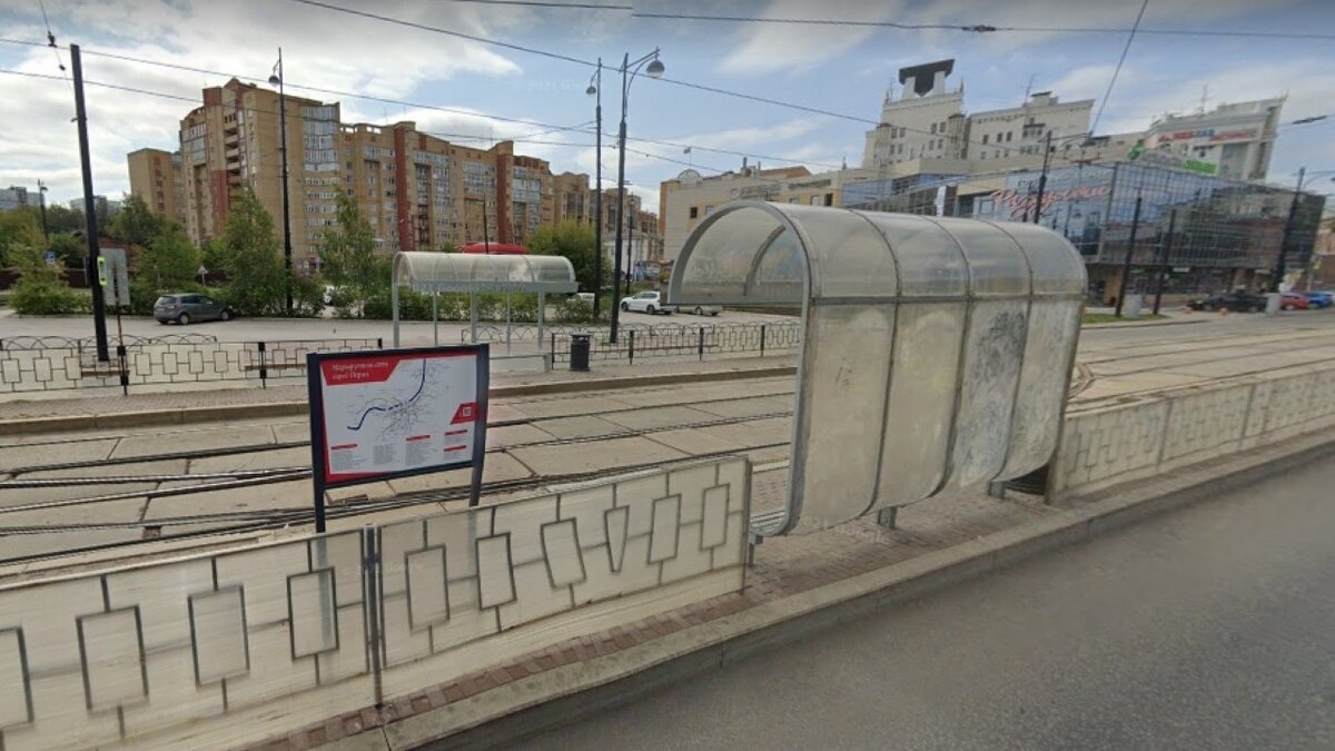    Пассажиров просят пользоваться остановкой «Улица Максима Горького» при движении в сторону центра города.